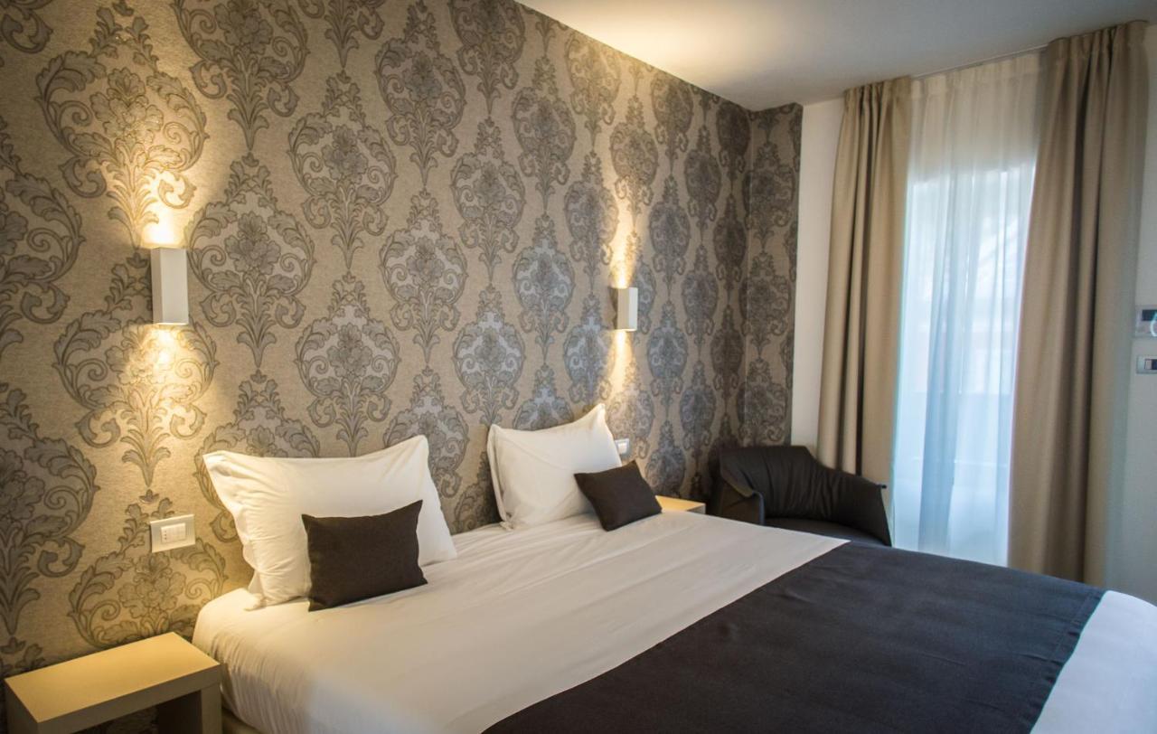 Hotel Ponti อันเจรา ภายนอก รูปภาพ