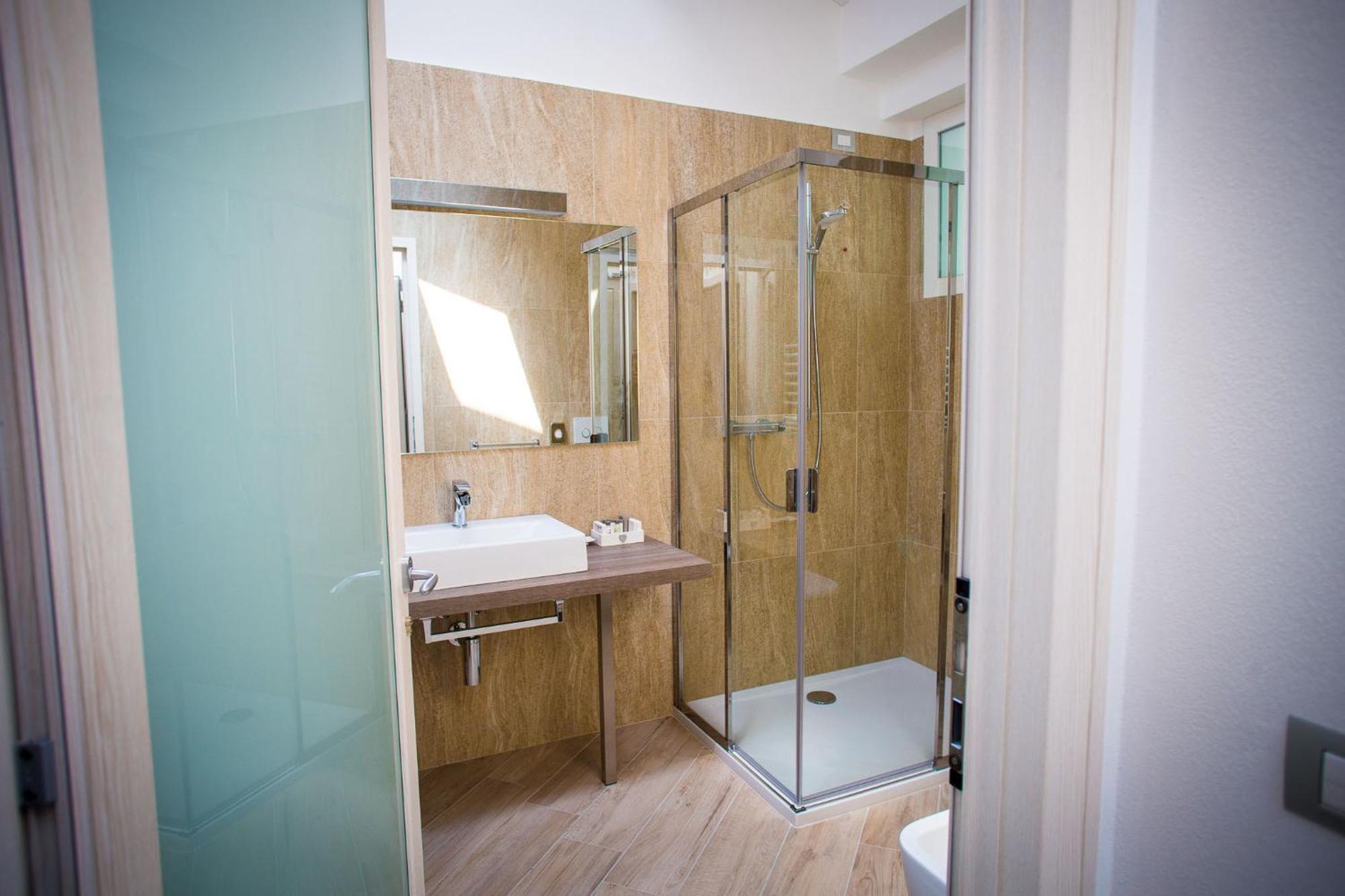 Hotel Ponti อันเจรา ภายนอก รูปภาพ